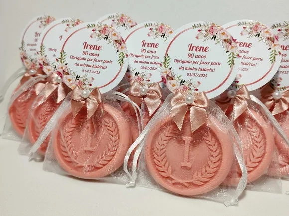 Lembrancinha 70 Anos, Sabonete Letra Inicial Personalizada