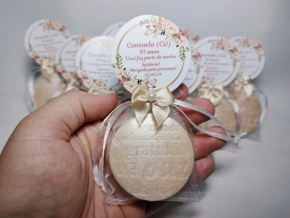 Lembrancinha 97 Anos: Sabonete Desejos de Gratidão P
