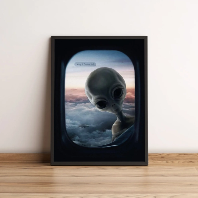 Quadro Curioso de Alien na Janela 118