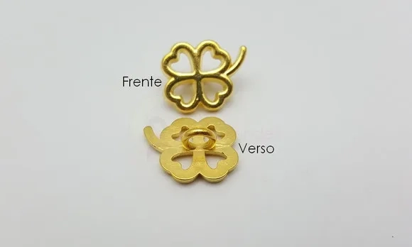 Botão Trevo Dourado de 1,9cm - 15 Unidades