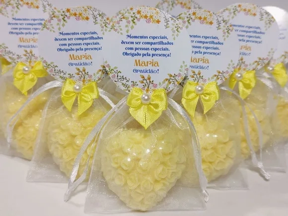 Lembrancinha de Aniversário 80 Anos: Sabonete Coração Floral
