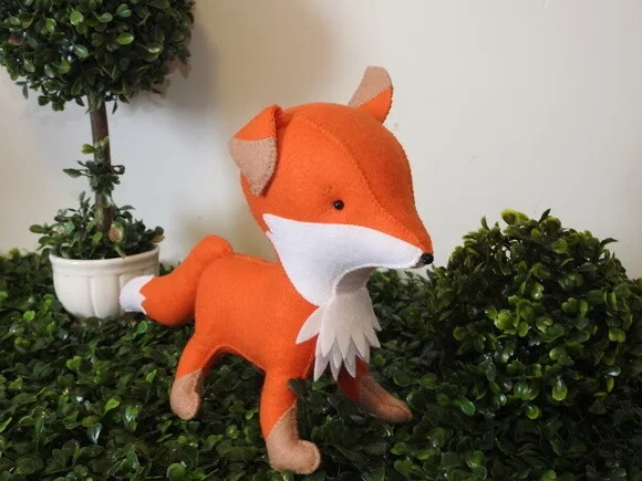 Raposa em Feltro - Chamar no Chat Antes de Comprar