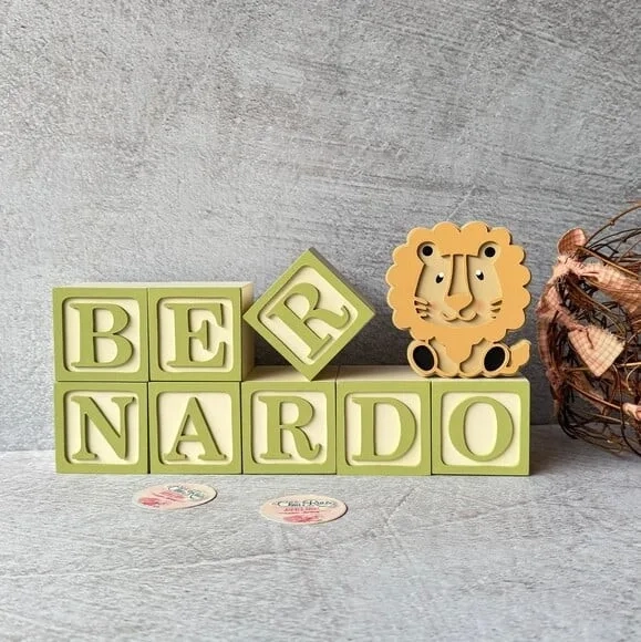 Kit Safari Cubos Personalizados 6x6cm + Leão Decoração Bebê
