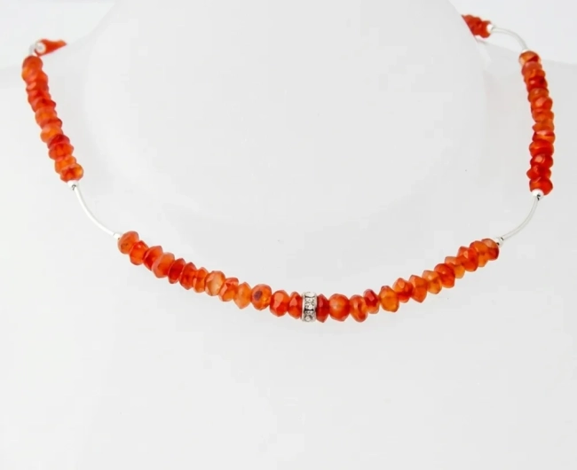 Colar de Ágata Cornalina Facetadas Natural com Entremeios e Fecho em Prata