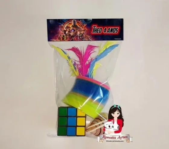 Kit Brinquedos Retrô Tema Vingadores Guerra Infinita