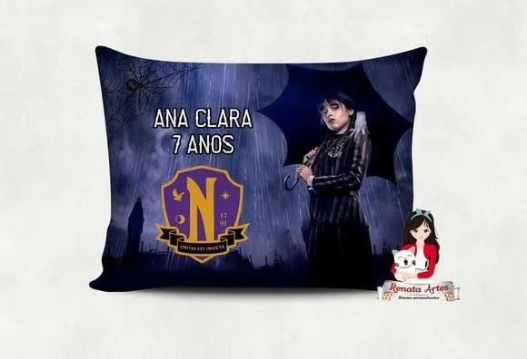 Almofada Personalizada Wandinha