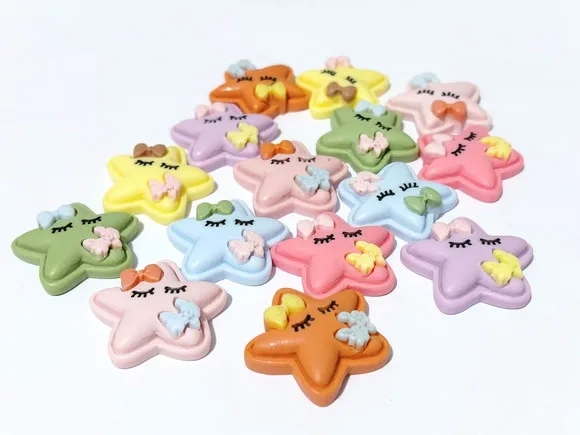 Aplique Estrela Colorida 24mm Resina Pacote com 15 Unidades