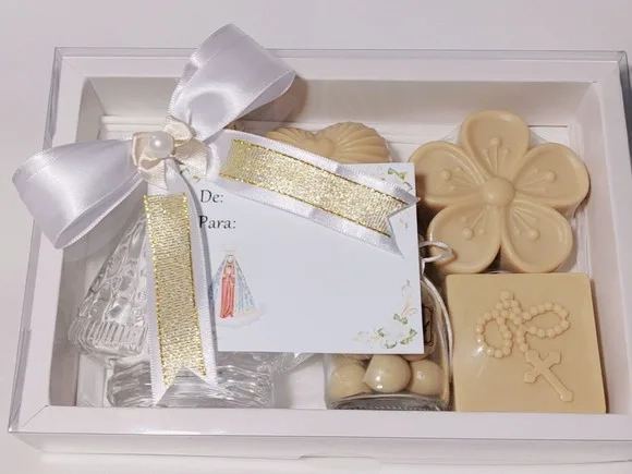 Kit Presente Nossa Senhora: Aromatizador com Sabonetes