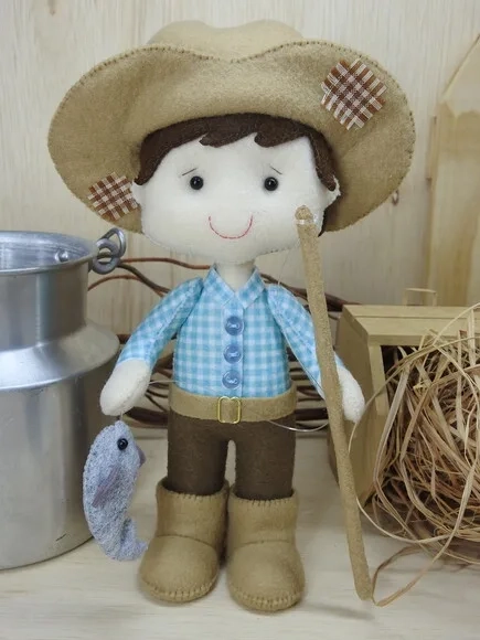 Boneco Fazendeiro em Feltro - Tema Fazendinha * Chamar Chat