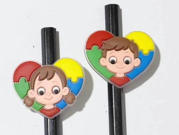 Ponteira P/lápis Menina e Menino Coração Autismo - 6 Uniddes