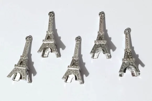 Pingente Torre Eiffel Prata Metal Pacote com 10 Unidades