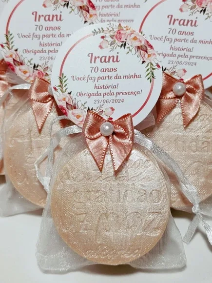 Lembrancinha 70 Anos: Sabonete Desejos de Gratidão P