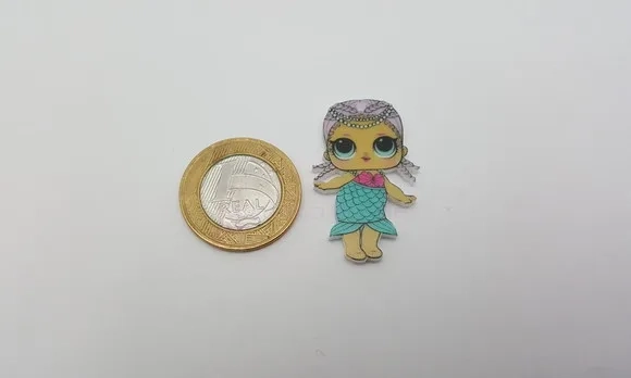 Pingente LOL Merbaby em Acrílico UV de 3,9cm
