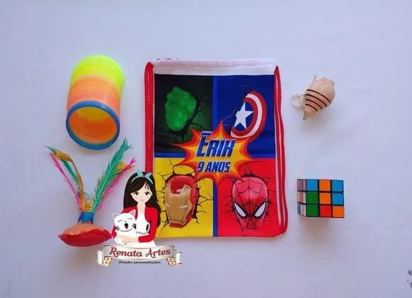 Mochila Brinquedos Retrô Tema Vingadores com Homem Aranha