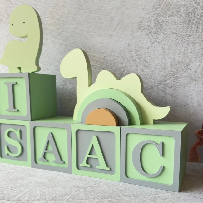 🦕 Kit Cubos de MDF Dinossauro Baby – Personalizado com Nome