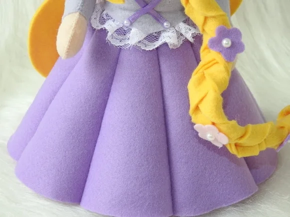Boneca Rapunzel em Feltro - Enrolados