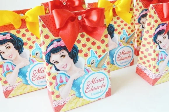 Kit Festa Encanto Branca de Neve - 30 Peças com Laço Pronto