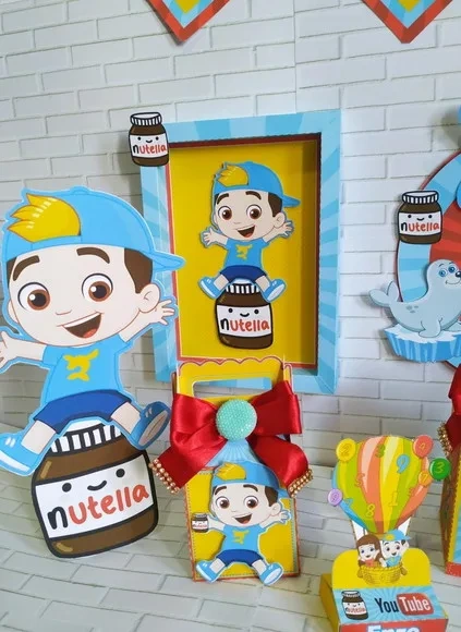 Kit 30 Lembrancinhas Lucas Neto e Gigi