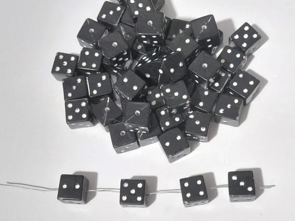 Dadinho Preto 10mm C/furo Passante Pacote com 50 Unidades