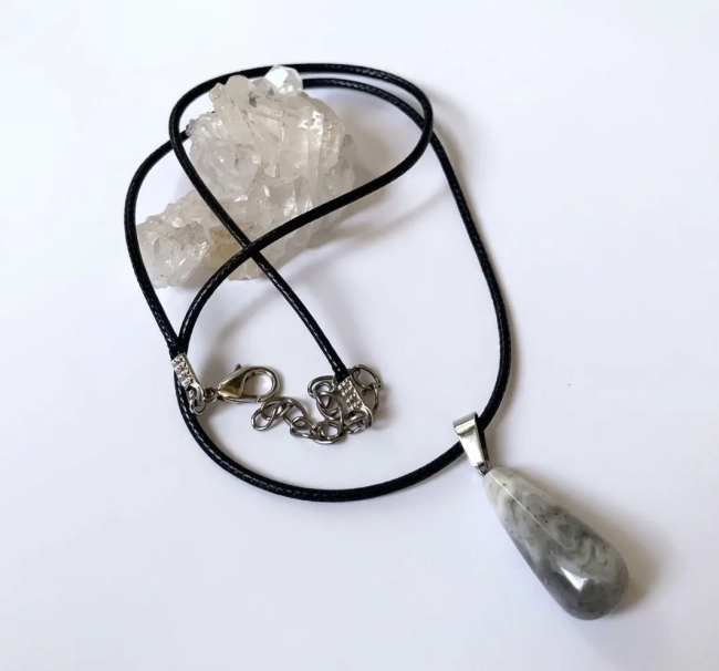 Cordão Colar com Pingente Gota de Jaspes diversas