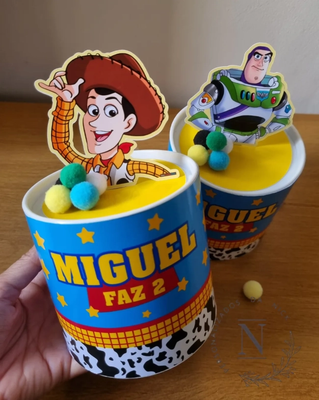 Centro de mesa Toy Story tubolata 10x10 com aplique 3D