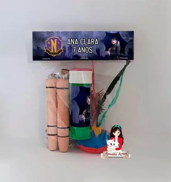 Kit Lembrancinha com Bolha de Sabão Wandinha