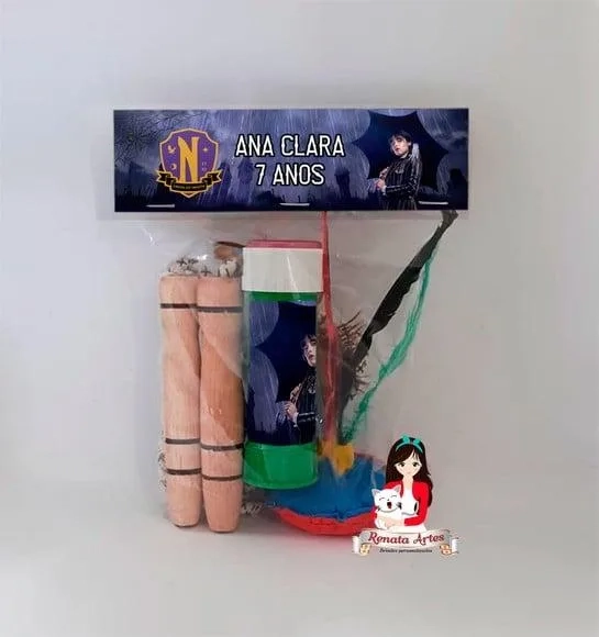 Kit Lembrancinha com Bolha de Sabão Wandinha