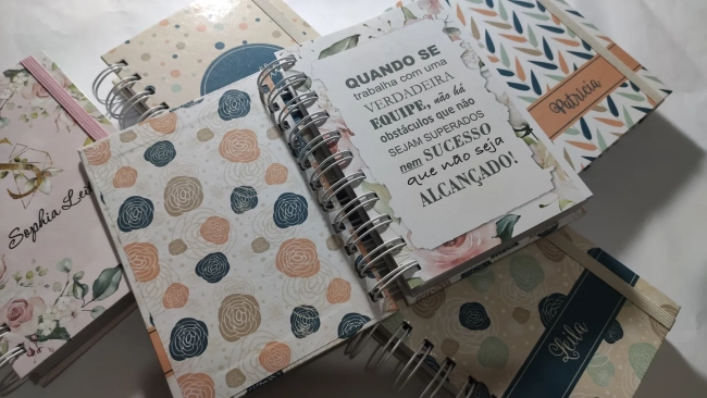 Agenda 2027 pequena 11x15cm - Personalizada
