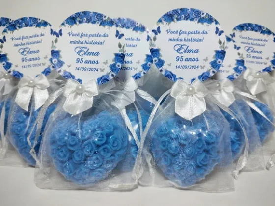 Lembrancinha de Aniversário 95 Anos: Sabonete Coração Floral