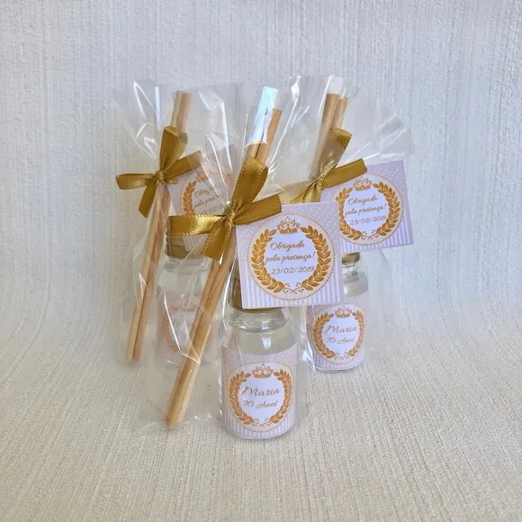 Lembrança 70 anos Aromatizador Bege e Dourado