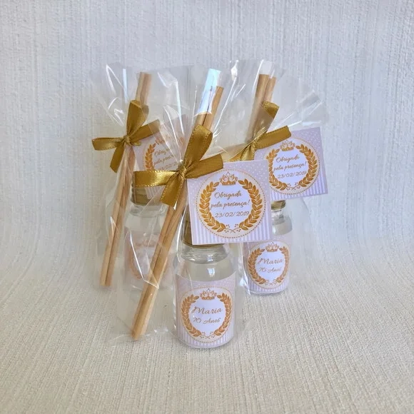 Lembrança 70 anos Aromatizador Bege e Dourado