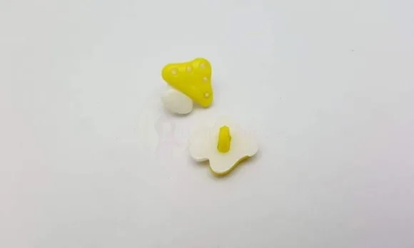 Aplique Botão de Cogumelo Amarelo de 1,5cm - 20 unidades