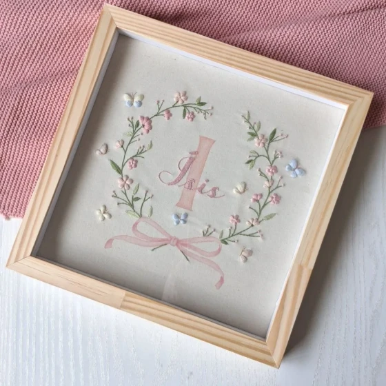 Porta Maternidade Bordado à Mão - Flores e Borboletas Rosa