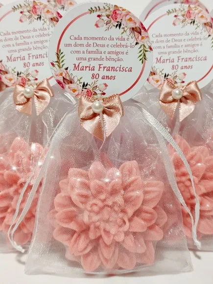 Lembrancinha de Aniversário 80 Anos: Sabonete Flor Dália