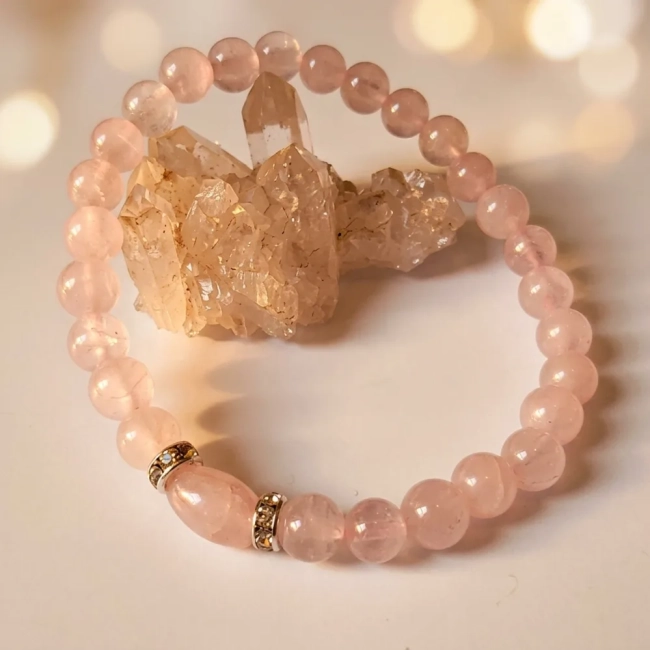 Pulseira Japamala Quartzo Rosa 27 Contas 6mm Delicada e Ajustável