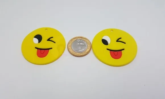 Pingente Carinha Piscando Emborrachado de 4,9cm - 5 Unidades