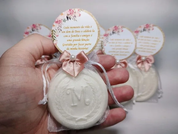 Lembrancinha Personalizada: Sabonete Letra Inicial do Nome