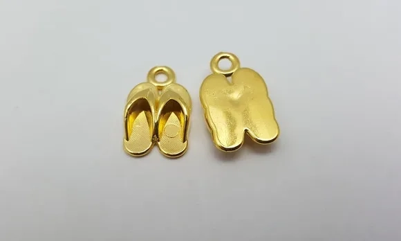 Pingente Chinelinhos Dourado De Abs 1,7cm - Pacote Com 25 Un