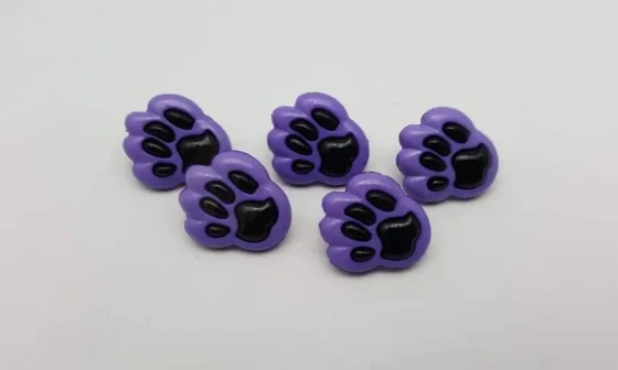 Aplique Botão de Patinha Roxa de 1,8cm - 20 unidades