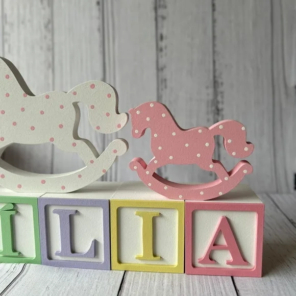 Decoração Bebê - Cubos 6x6cm + Cavalinho de Balaço