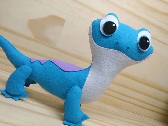 Bruni Salamandra Personagem Filme Frozen