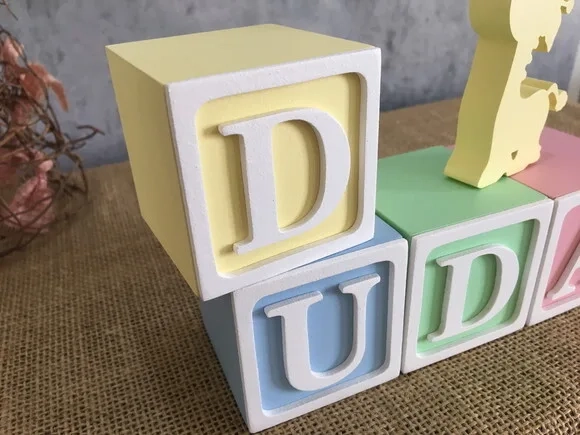 Cubos Personalizados em MDF para Quarto de Bebê 6x6cm - Tema Girafa
