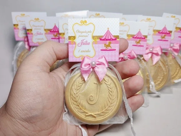 Lembrancinha Personalizada 1 Ano: Sabonete Letra Inicial