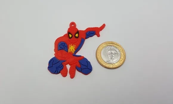 Pingente Herói Aranha Emborrachado de 6,1cm