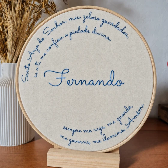 Quadro Oração Santo Anjo com Nome Personalizado | Bordado à Mão