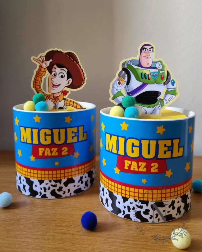 Centro de mesa Toy Story  tubolata 10x10 com aplique 3D