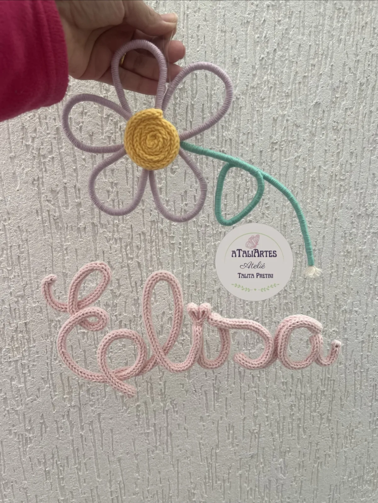 Nome personalizado com flor tricotin com fiber art