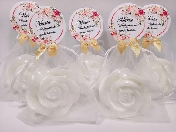 Lembrancinha de Aniversário 70 Anos: Sabonete Rosa Luxo