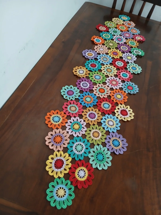 Caminho de mesa em crochê