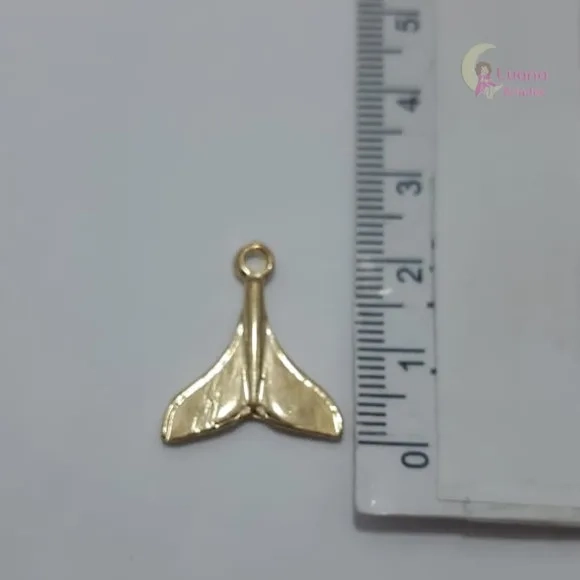 Pingente Calda Sereia de Metal Dourado - pct c/11 unid